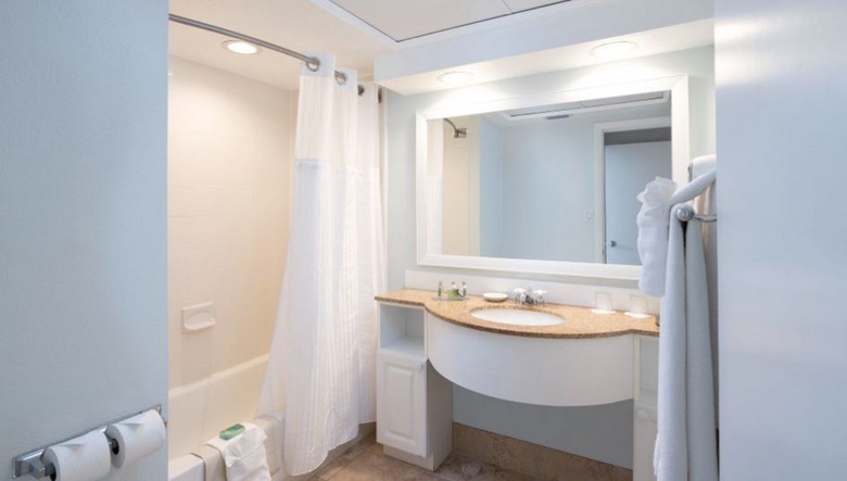 Hotel Tradewinds Island Grand Resort