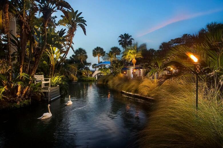 Hotel Tradewinds Island Grand Resort