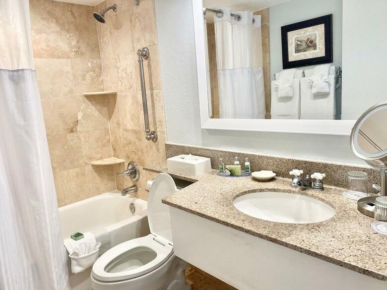 Hotel Tradewinds Island Grand Resort