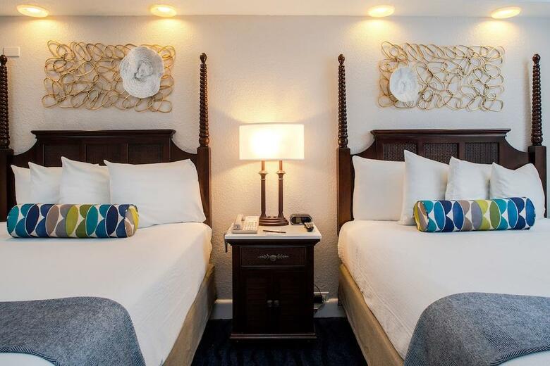 Hotel Tradewinds Island Grand Resort