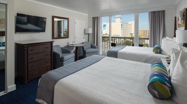 Hotel Tradewinds Island Grand Resort