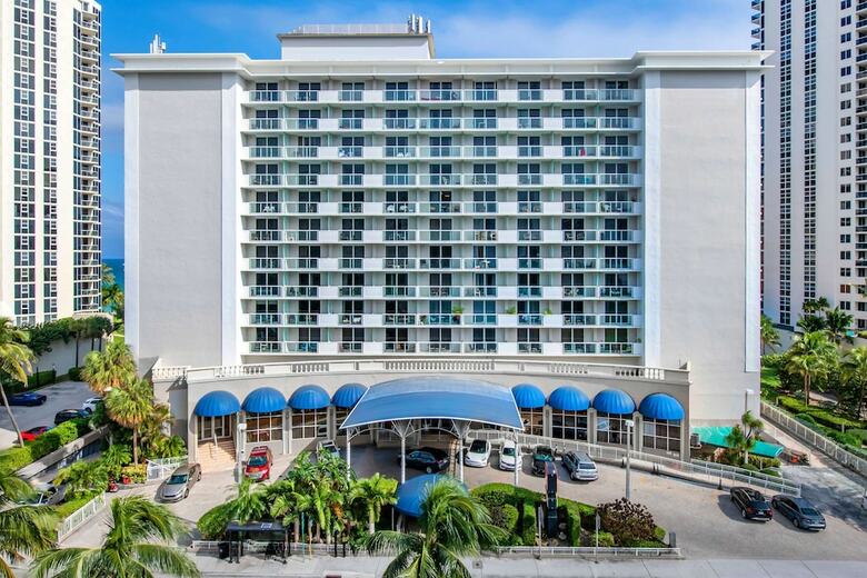 Hotel Ramada Plaza Marco Polo Beach Resort