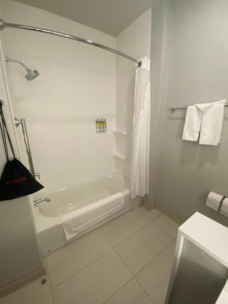 Hotel Holiday Inn Express And Suites Madison