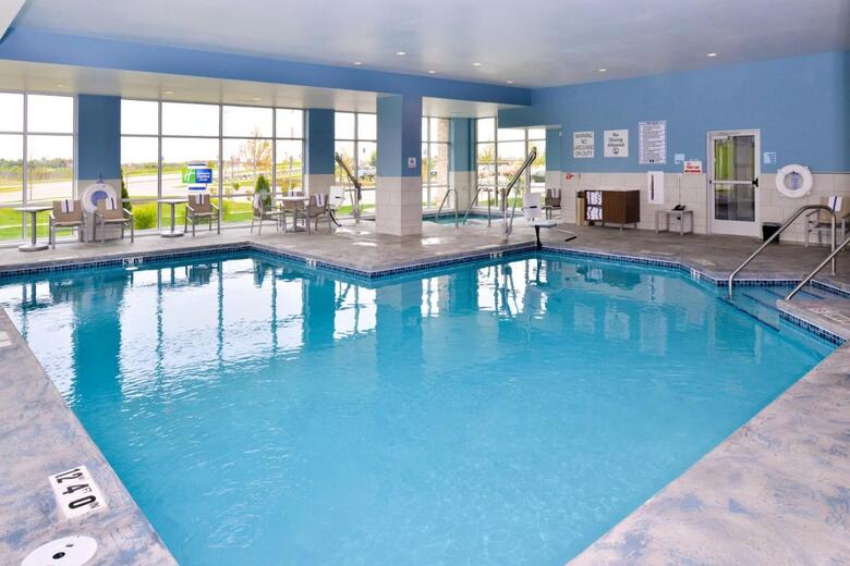 Hotel Holiday Inn Express And Suites Madison