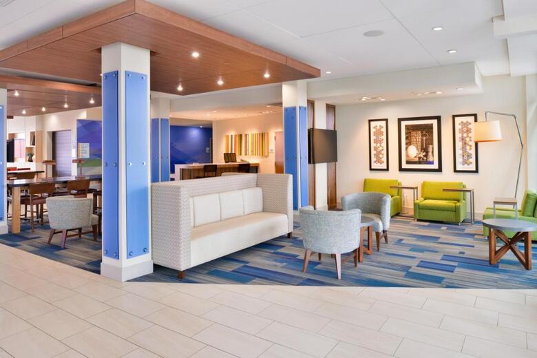 Hotel Holiday Inn Express And Suites Madison