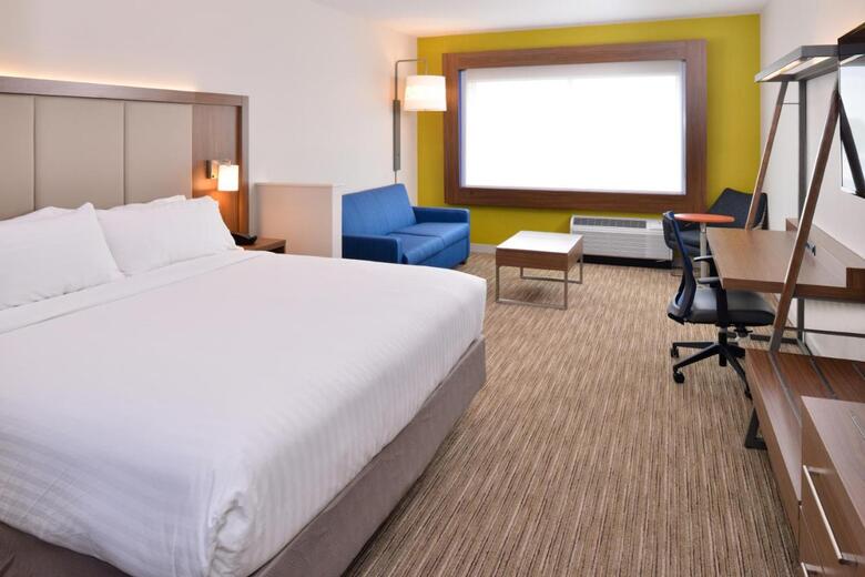 Hotel Holiday Inn Express And Suites Madison