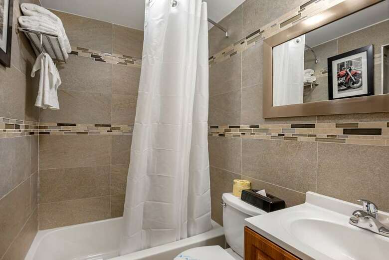 Hotel Rodeway Inn Near Hollywood Beach