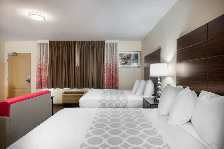 Hotel Rodeway Inn Near Hollywood Beach