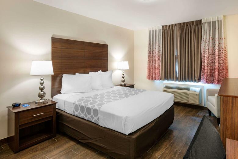 Hotel Rodeway Inn Near Hollywood Beach