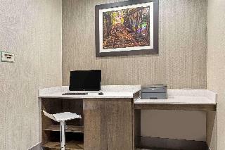 La Quinta Inn Suites By Wyndham York