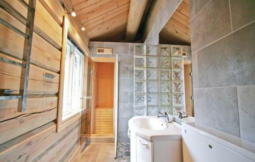 Holiday Home Solhyllan, St�ten S�len