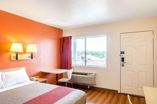 Hotel Motel 6 Redding Central