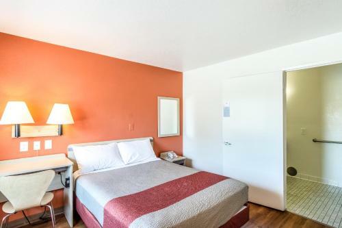 Hotel Motel 6 Redding Central