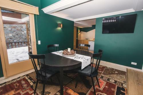 Unique Chalet Right On The Slopes With View And Pk