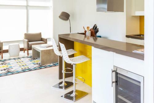 Apartamento Discount Monthly Rate - Huge Upgraded 2 Bd