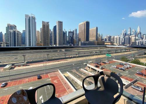 Apartamento Modern Suite In A Vibrant Area With Skyline Views