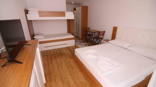 Hotel Summer Land