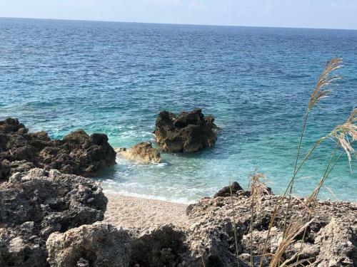 White Rocks - Spacious And Cute Apartment By The Sea