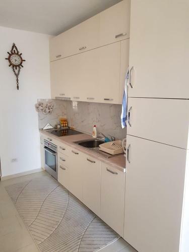 Kurti Apartaments