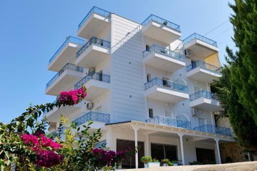 Lovely 2-bedroom Apartment In Saranda