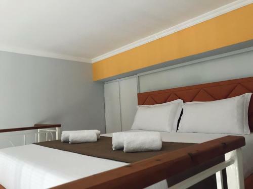 Crown Deluxe Apartments