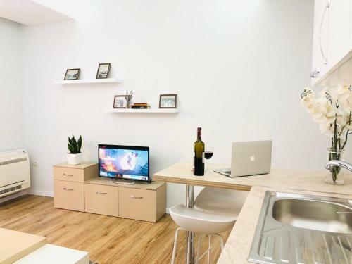 Opera Apartments - Choose Balkans