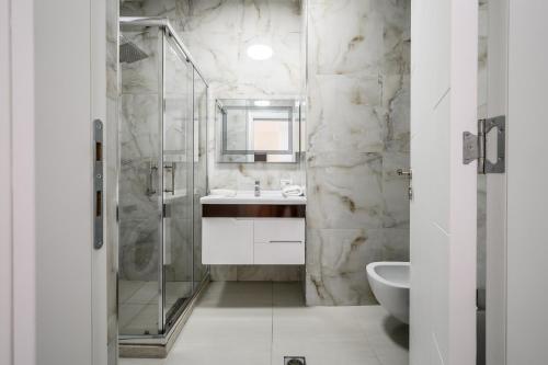 Luxury Apartment Skanderbag Square