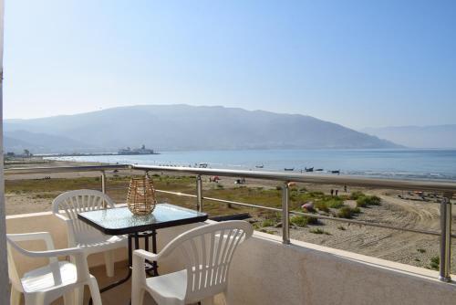 Sea View Apartment - 007