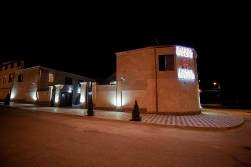 Royal Palace Hotel