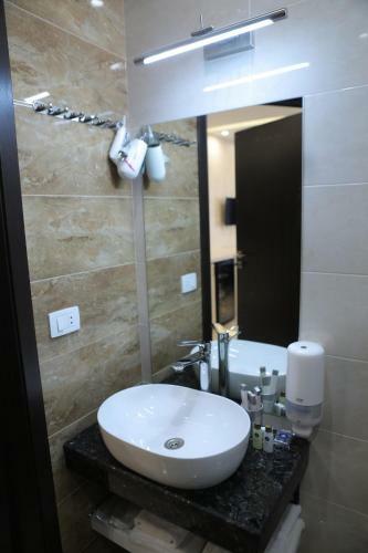 4room Hotel