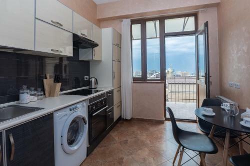 Stay Inn-royal Suite Apartments