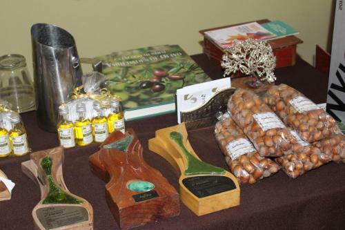 Caba�a En Olivar Centenario Agroecol�gico Tutuna
