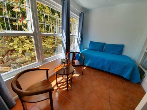 Hostal Paradiso Guesthouse & Self-catering Cottage
