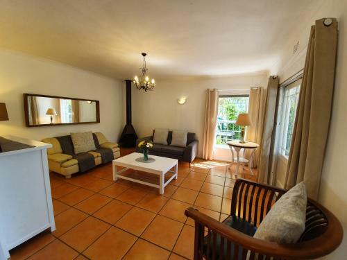 Hostal Paradiso Guesthouse & Self-catering Cottage