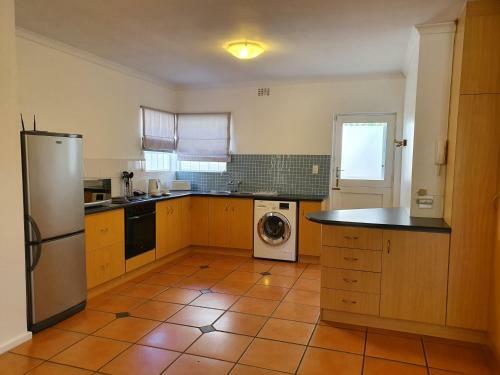 Hostal Paradiso Guesthouse & Self-catering Cottage