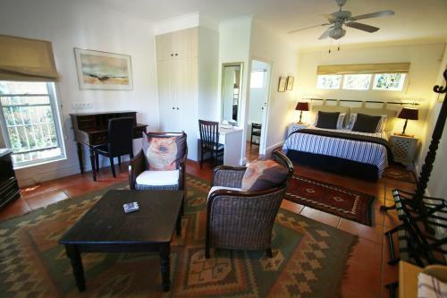 Hostal Paradiso Guesthouse & Self-catering Cottage