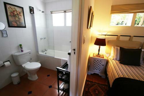 Hostal Paradiso Guesthouse & Self-catering Cottage