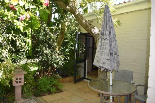 Hostal Paradiso Guesthouse & Self-catering Cottage