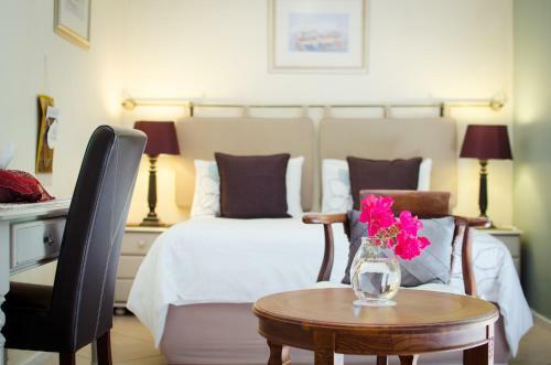 Hostal Paradiso Guesthouse & Self-catering Cottage