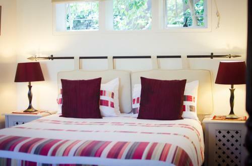 Hostal Paradiso Guesthouse & Self-catering Cottage