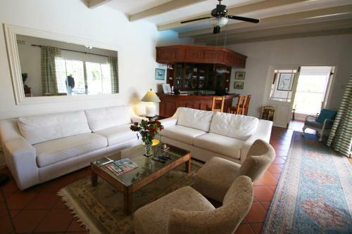 Hostal Paradiso Guesthouse & Self-catering Cottage
