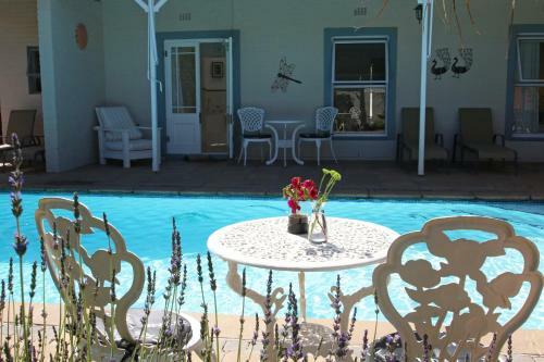 Hostal Paradiso Guesthouse & Self-catering Cottage