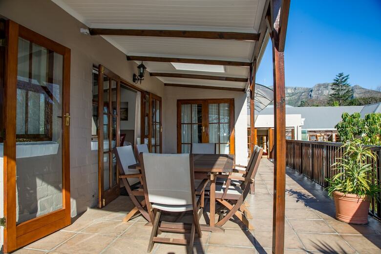 Hostal Summit Place Guesthouse