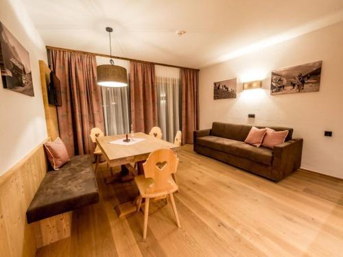 Mountain-view Apartment In Finkenberg With Sauna