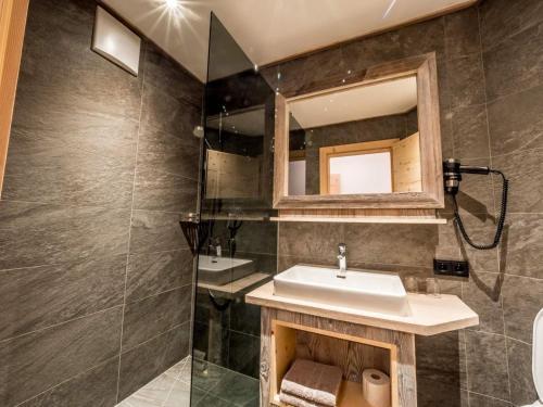 Mountain-view Apartment In Finkenberg With Sauna