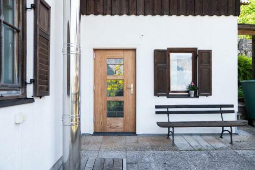 Lakeview Apartment