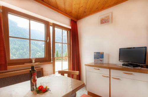 Apart Christine