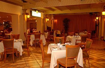 Hotel Peermont Metcourt Suites At Emperors Palace