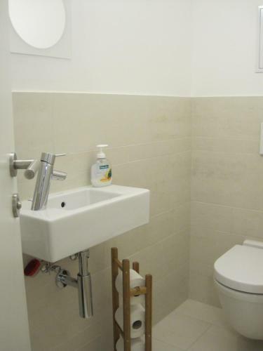 Vienna Dc Living Apartment With Parking On Premise
