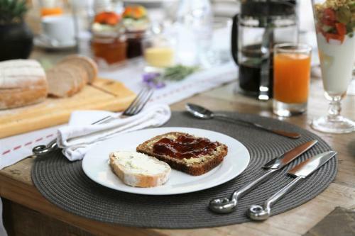 Bed & Breakfast Sea Breeze Beach House Plettenberg Bay